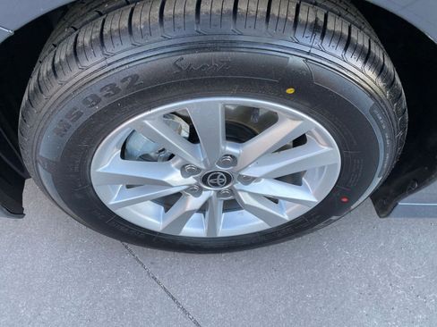 Used 2025 Toyota Camry LE image 30