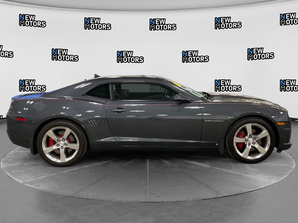 Used 2010 Chevrolet Camaro SS RWD image 6