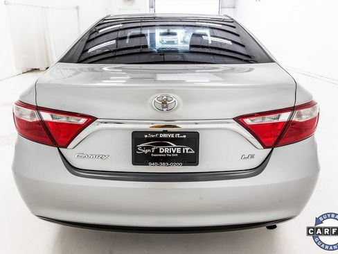 Used 2017 Toyota Camry LE image 6