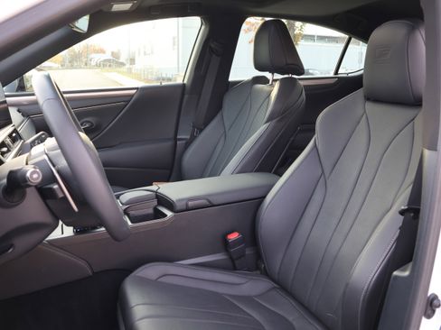 Certified 2022 Lexus ES 300h F Sport image 31