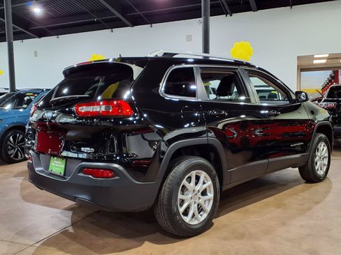 Certified 2017 Jeep Cherokee Latitude w/ True North Edition AWD/4WD image 6