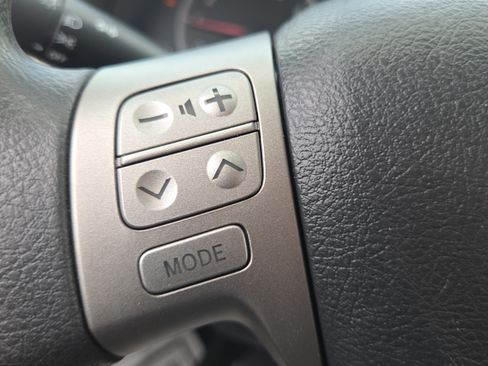 Used 2013 Toyota Corolla LE FWD image 22