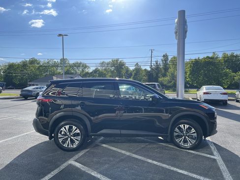 Used 2021 Nissan Rogue SV AWD/4WD image 8