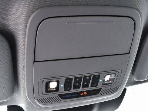 Used 2023 Ford Explorer XLT w/ Equipment Group 202A image 35