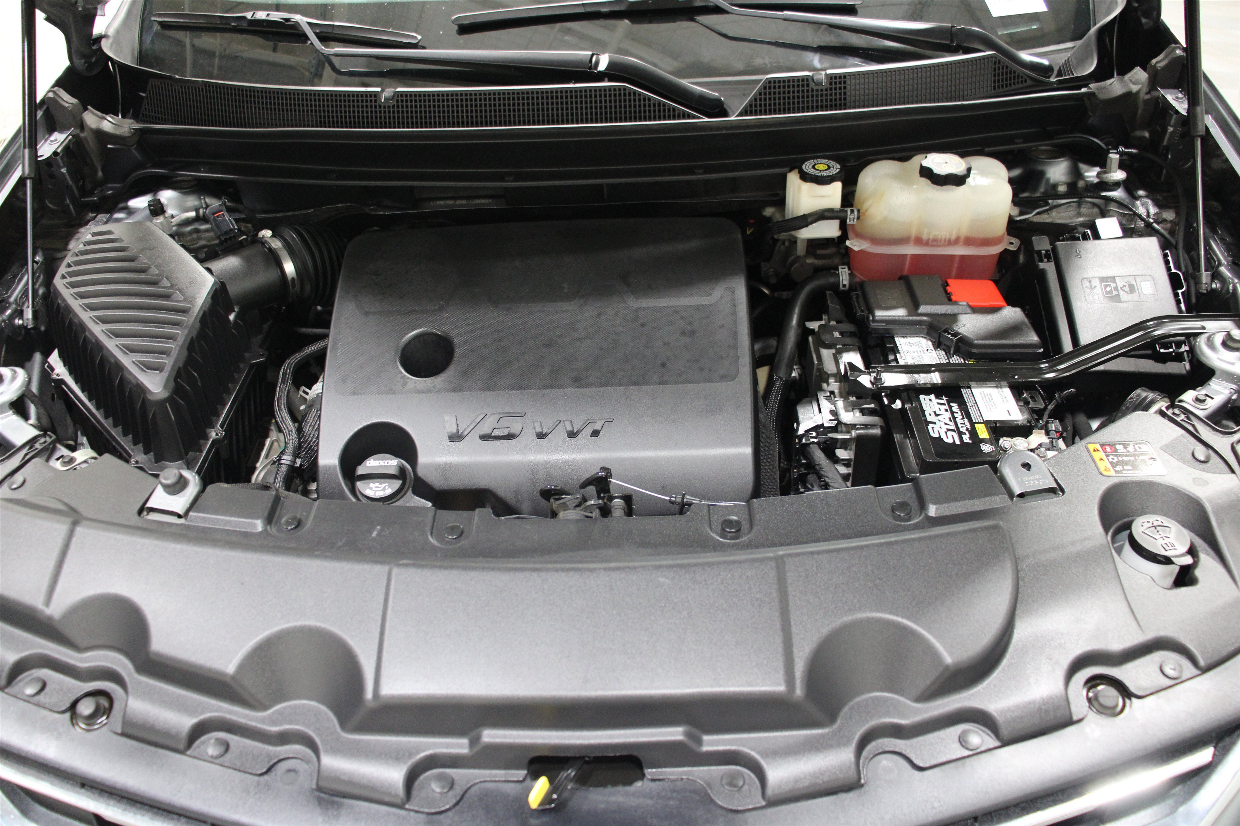 Used 2021 Chevrolet Traverse LT FWD image 40