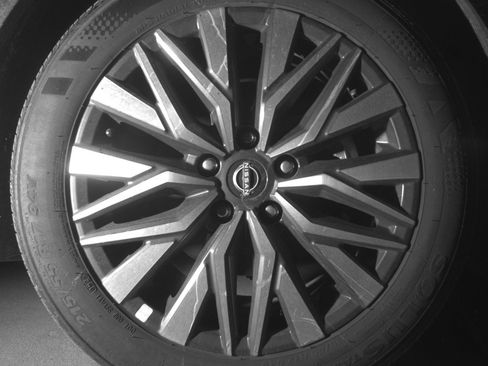 Used 2025 Nissan Altima 2.5 SV FWD image 13
