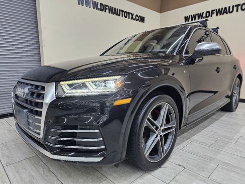 Used 2018 Audi SQ5 Prestige w/ Prestige Package image 2
