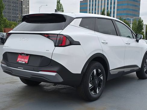 New 2026 Kia Sportage LX w/ LX Convenience Package AWD/4WD image 3