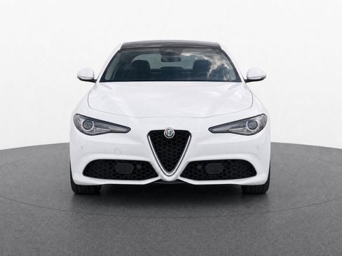 Used 2022 Alfa Romeo Giulia Ti RWD image 9
