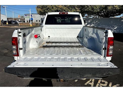 Certified 2024 RAM 3500 Big Horn image 32