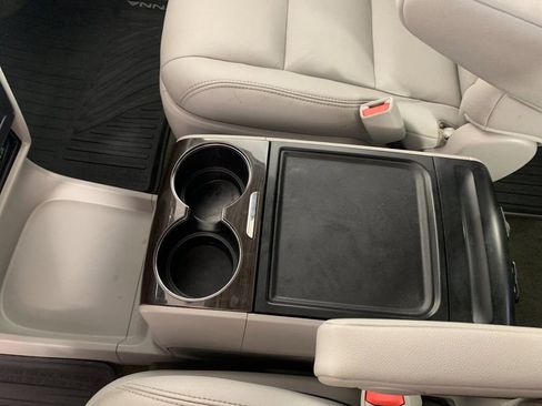 Used 2018 Toyota Sienna XLE Premium image 30