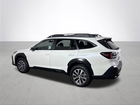 Used 2024 Subaru Outback Premium image 8