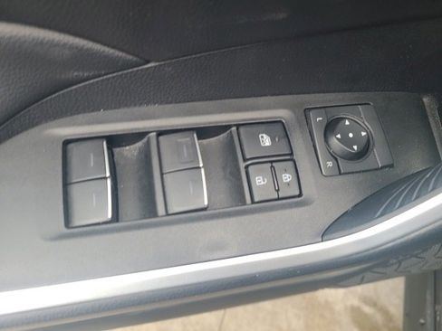 Used 2025 Toyota RAV4 XLE image 18