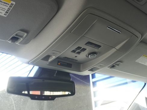 Used 2017 Chevrolet Suburban Premier image 16