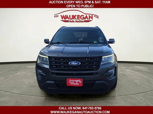 Used 2016 Ford Explorer Sport w/ Equipment Group 401A AWD/4WD image 2
