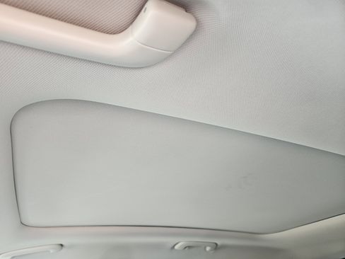 Used 2025 Genesis GV70 2.5T w/ Select Package image 24