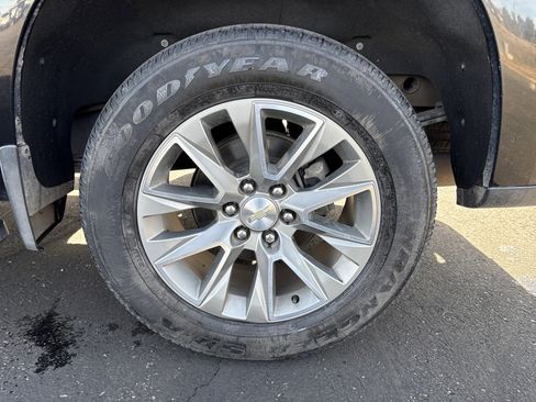 Used 2019 Chevrolet Silverado 1500 High Country w/ Z71 Off-Road Package image 13