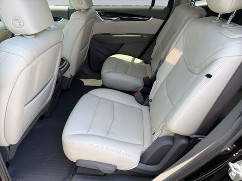 Certified 2024 Cadillac XT6 Premium Luxury w/ Technology Package AWD/4WD image 17