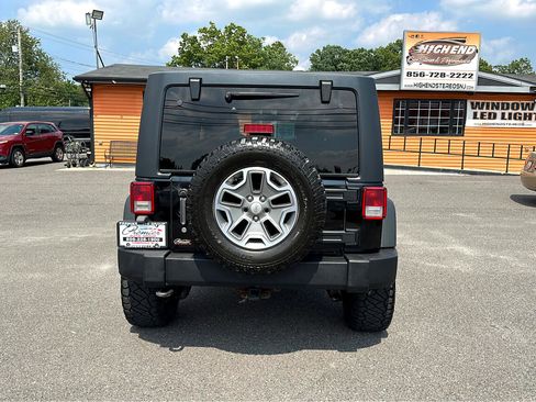Used 2014 Jeep Wrangler Unlimited Rubicon w/ Connectivity Group image 6