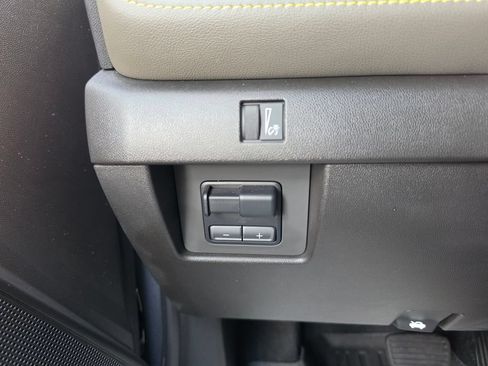 Used 2025 Chevrolet Colorado ZR2 AWD/4WD image 19