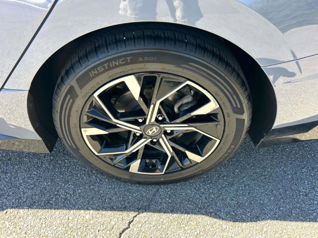 Used 2025 Hyundai Sonata SEL FWD image 11