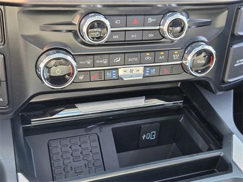 Certified 2025 Ford F250 Lariat w/ Lariat Ultimate Package image 24