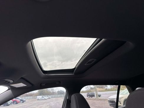 New 2026 Chevrolet Trax RS w/ Sunroof Package image 20