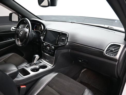 Used 2020 Jeep Grand Cherokee Altitude image 44