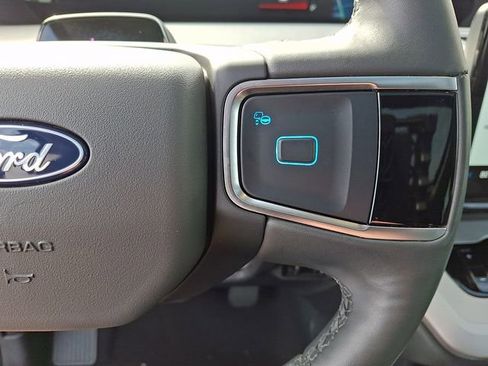 Used 2025 Ford Expedition Active image 23