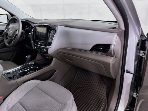 Used 2019 Chevrolet Traverse LT FWD image 37