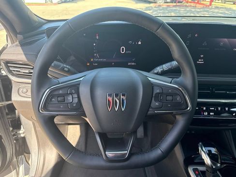 Used 2025 Buick Envista Avenir FWD image 16