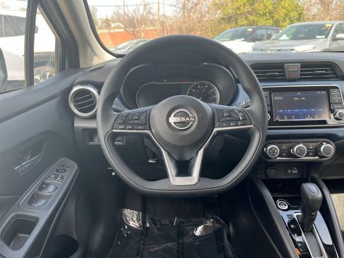 Used 2025 Nissan Versa SV image 31