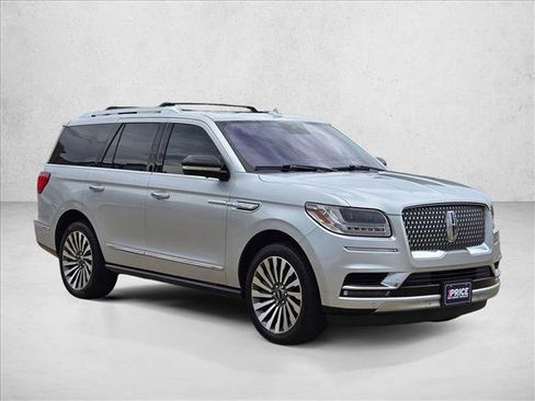 Used 2019 Lincoln Navigator Reserve w/ Cargo Package AWD/4WD image 3