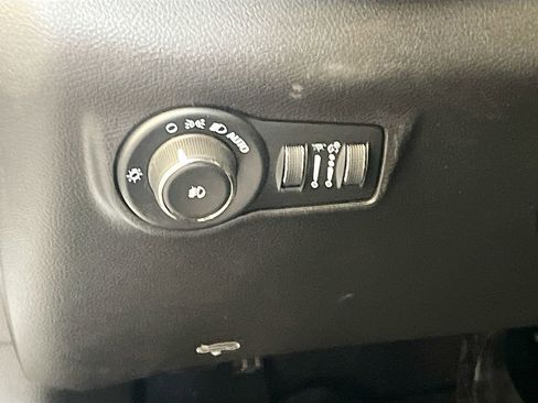 Used 2023 Jeep Compass High Altitude w/ Driver Assist Group I AWD/4WD image 10