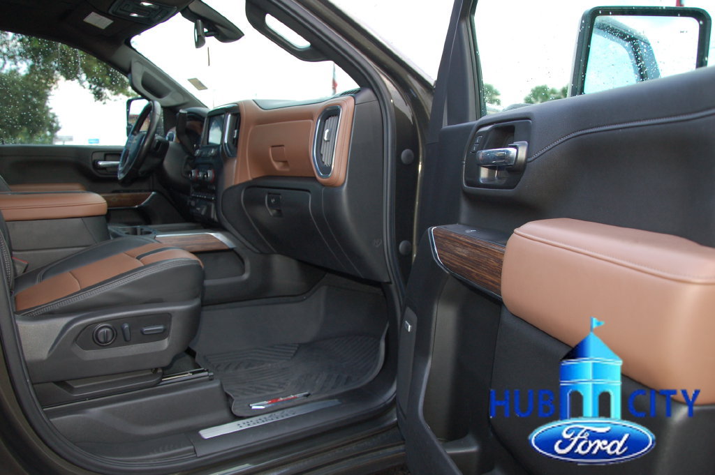 Used 2022 Chevrolet Silverado 2500 High Country w/ Safety Package II AWD/4WD image 17