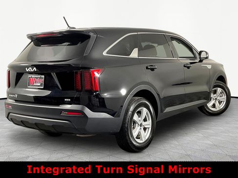 Certified 2023 Kia Sorento LX AWD/4WD image 6