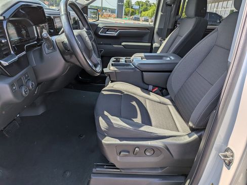 Used 2025 Chevrolet Silverado 1500 LT RWD image 14