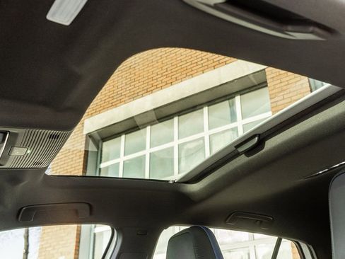 Used 2024 Volkswagen Golf R image 11