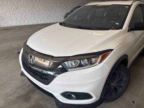 Used 2021 Honda HR-V Sport image 2