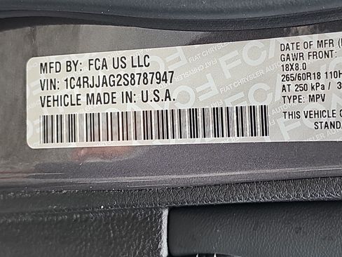 Used 2025 Jeep Grand Cherokee L Laredo w/ Luxury Tech Group I RWD image 38