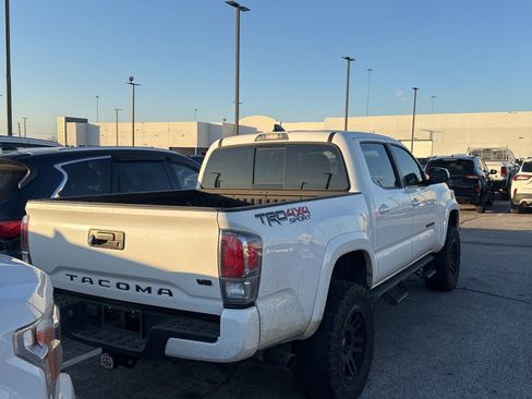 Used 2023 Toyota Tacoma TRD Sport image 3