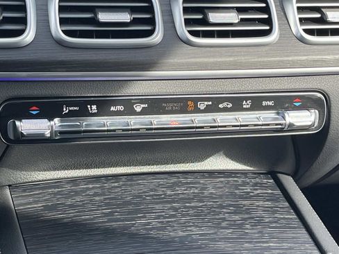Certified 2025 Mercedes-Benz GLE 350 4MATIC image 28