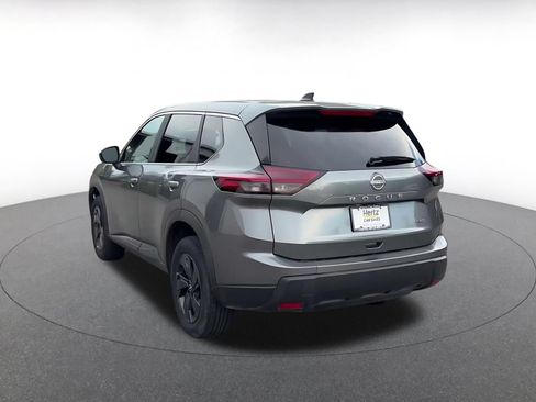 Used 2026 Nissan Rogue SV AWD/4WD image 8