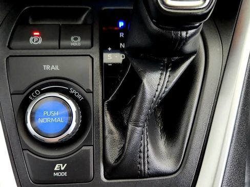 Used 2020 Toyota RAV4 XSE AWD/4WD image 35
