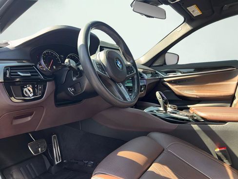 Used 2018 BMW M550i xDrive AWD/4WD image 38