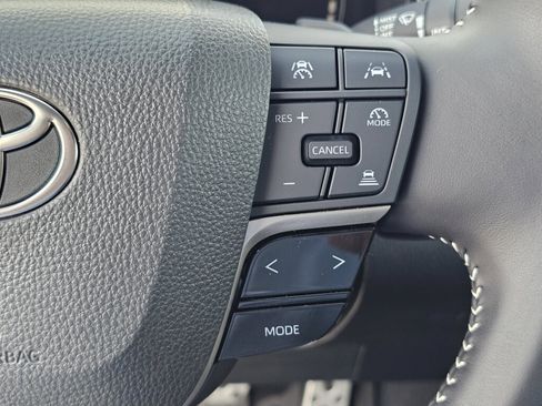 Used 2025 Toyota Camry SE w/ Convenience Package FWD image 23