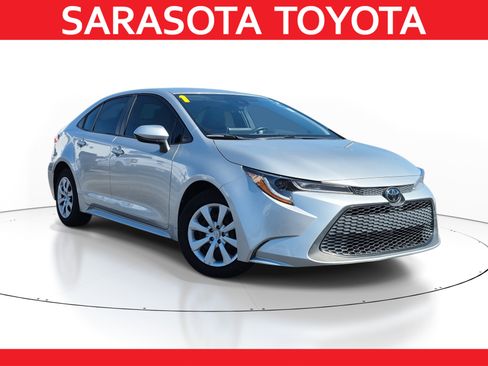 Used 2021 Toyota Corolla LE image 1