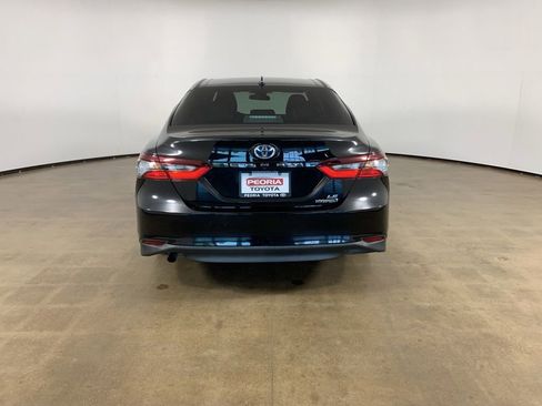 Used 2022 Toyota Camry LE FWD image 10