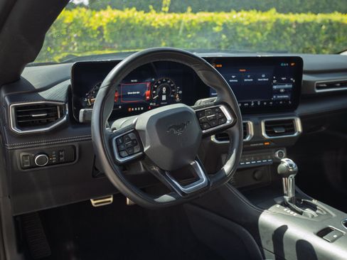 Used 2025 Ford Mustang GT Premium RWD image 9