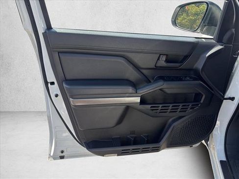 Certified 2025 Toyota 4Runner SR5 AWD/4WD image 11
